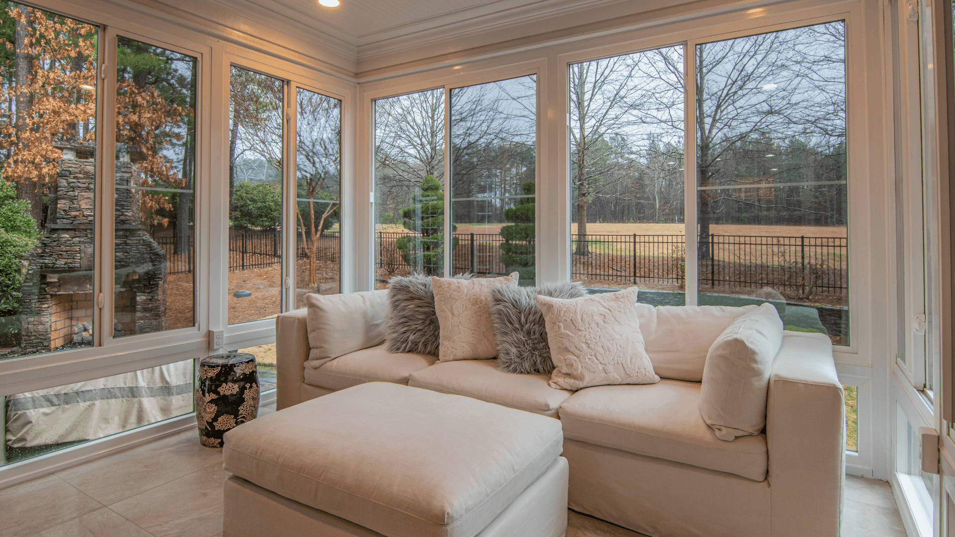 Clean living room background. Window Cleaning in Edmond, OK; Window Cleaners Edmond, OK; Window Cleaning Nichols Hills, OK; Window Cleaners in Nichols Hills, OK; Window Cleaning Norman, OK; Window Cleaners Norman OK; Window Cleaning Oklahoma City, OK; Window Cleaning OKC; Window Cleaners OKC; Window Screen Cleaning OKC; Window Track Cleaning OKC